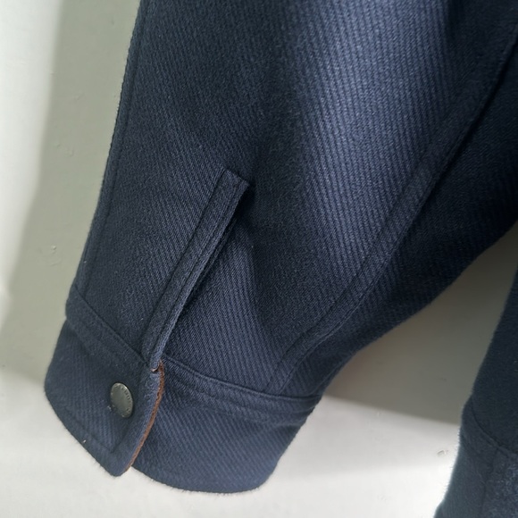 Banana Republic navy blue jacket snap closure fleece inside great condition - Picture 5 of 9